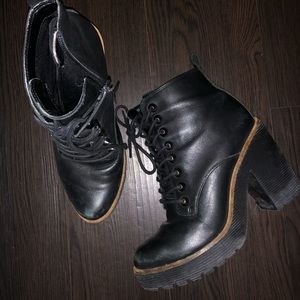 ✨Gently Used Leather Boots✨